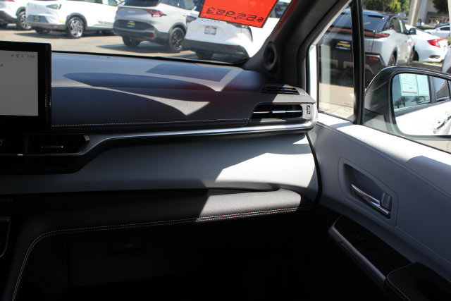 Certified 2026 Toyota Sienna XSE FWD image 42