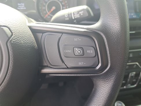 Used 2025 Jeep Gladiator Sport image 19