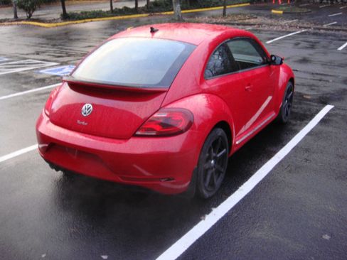 Used 2018 Volkswagen Beetle 2.0T S image 7