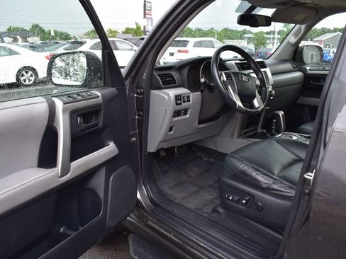 Used 2010 Toyota 4Runner SR5 AWD/4WD image 14