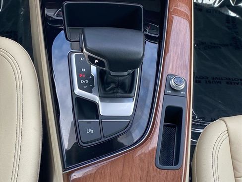 Used 2023 Audi A4 2.0T Premium w/ Convenience Package image 11