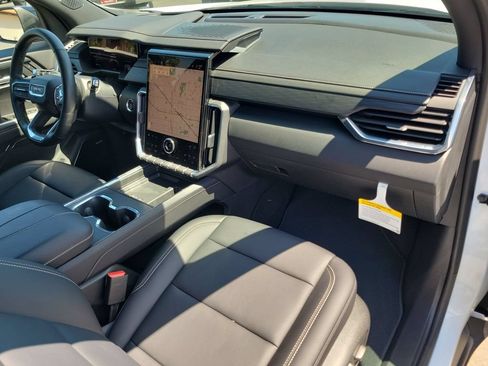 Used 2026 GMC Acadia Elevation w/ Elevation Premium Package FWD image 30