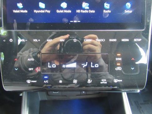 Used 2024 Hyundai Tucson Limited image 44