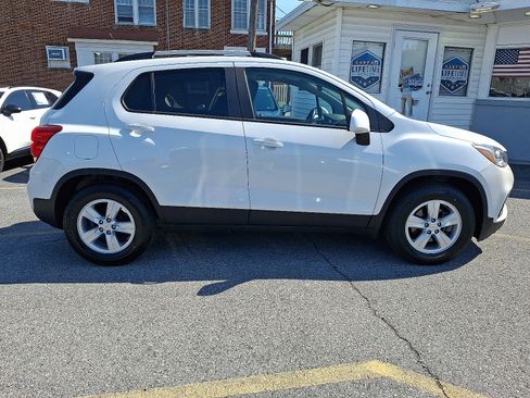 Used 2021 Chevrolet Trax LT FWD image 6
