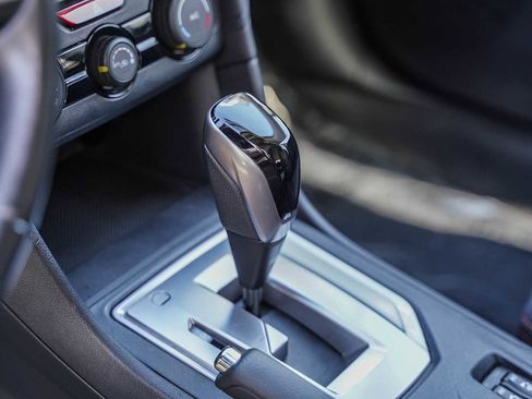 Used 2019 Subaru Crosstrek 2.0i Premium w/ Popular Package #3 image 17