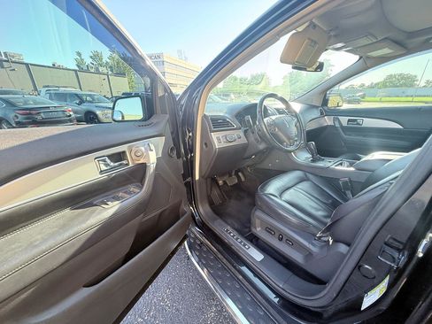 Used 2013 Lincoln MKX FWD image 9