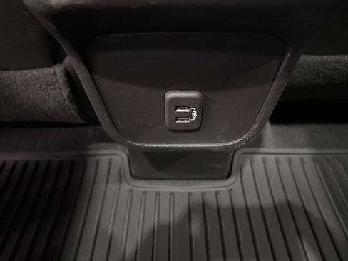 Used 2023 Chevrolet Equinox RS image 36