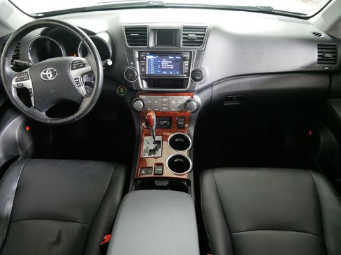 Used 2013 Toyota Highlander Limited image 10