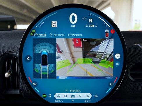 Used 2025 MINI Cooper 4-Door Hardtop FWD image 23