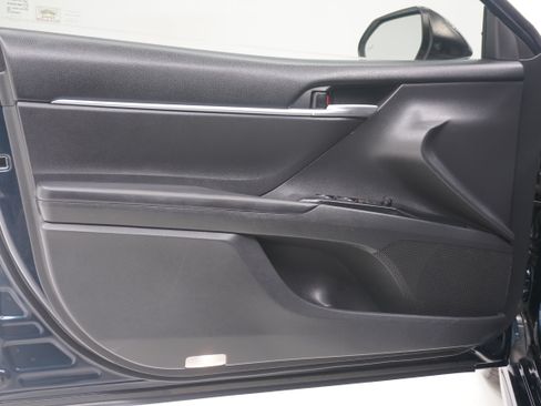 Used 2018 Toyota Camry SE w/ Convenience Package FWD image 13