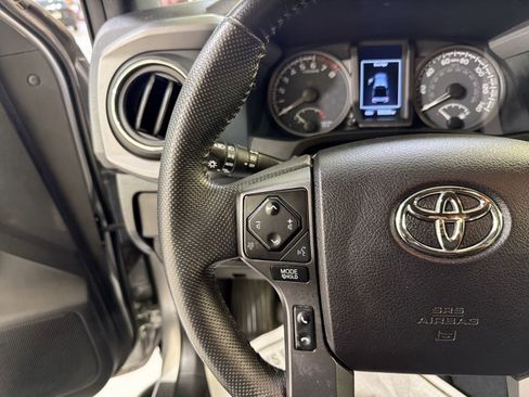 Used 2021 Toyota Tacoma TRD Off-Road AWD/4WD image 14
