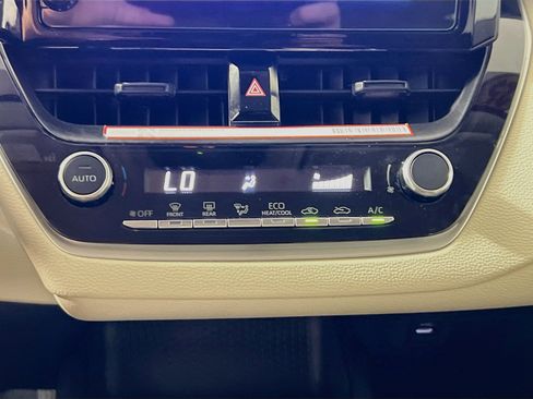 Used 2025 Toyota Corolla LE FWD image 25
