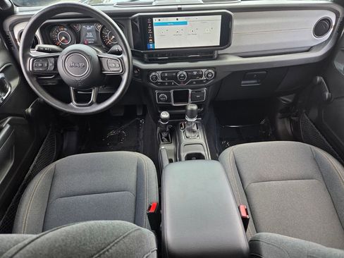 Used 2024 Jeep Gladiator Sport AWD/4WD image 13