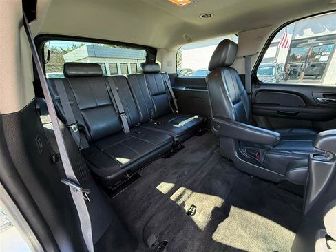 Used 2013 GMC Yukon SLT w/ SLT-2 Equipment Package image 25