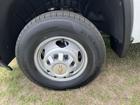 Used 2024 Chevrolet Silverado 3500 W/T AWD/4WD image 15