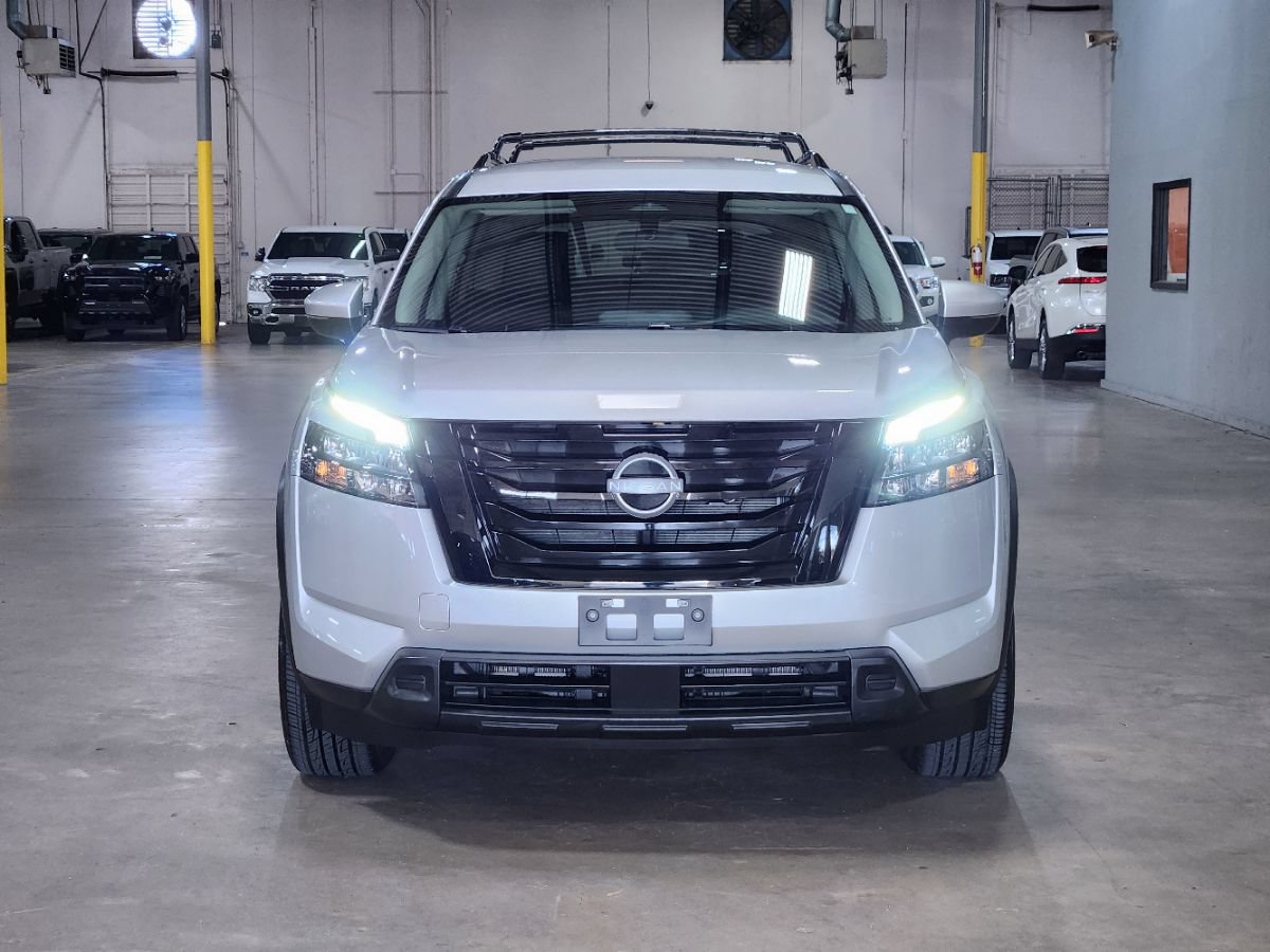 Used 2025 Nissan Pathfinder SV w/ Black Appearance Package FWD image 2
