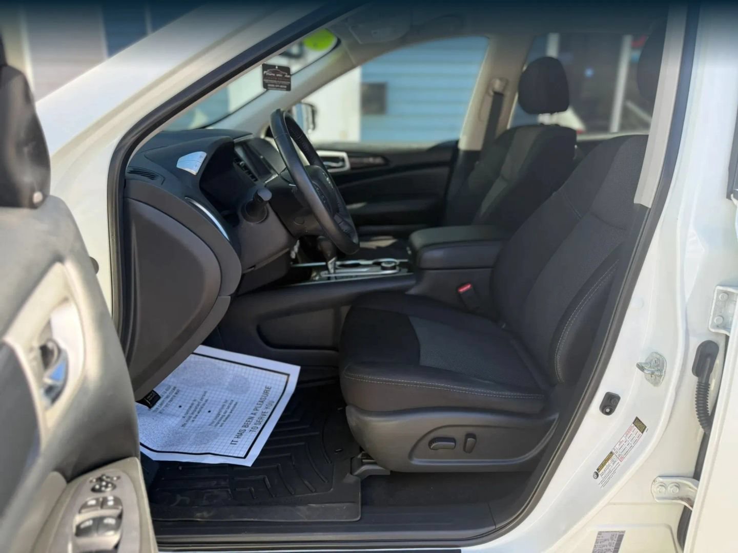 Used 2019 Nissan Pathfinder SV AWD/4WD image 9