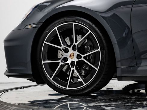 Used 2025 Porsche 911 Carrera T RWD image 92