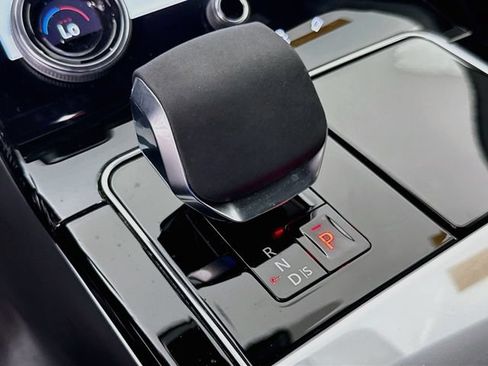 Certified 2023 Land Rover Range Rover Velar R-Dynamic S AWD/4WD image 19