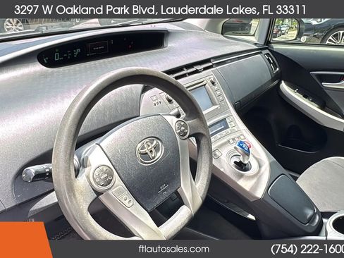 Used 2015 Toyota Prius Three FWD image 28