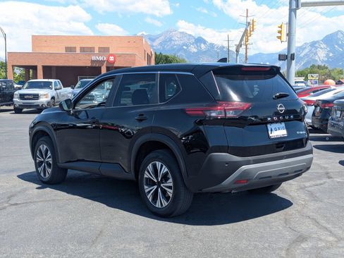Used 2023 Nissan Rogue SV AWD/4WD image 7