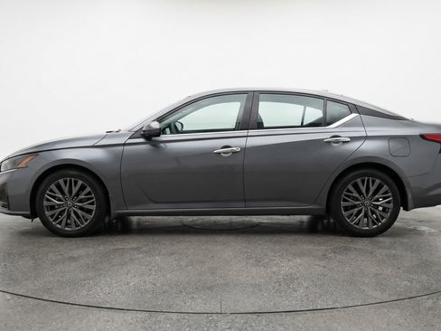 Used 2025 Nissan Altima 2.5 SV image 5