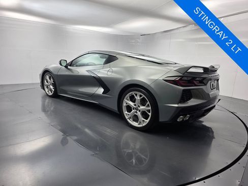 Used 2022 Chevrolet Corvette Stingray Preferred Cpe w/ Z51 Performance Package RWD image 6