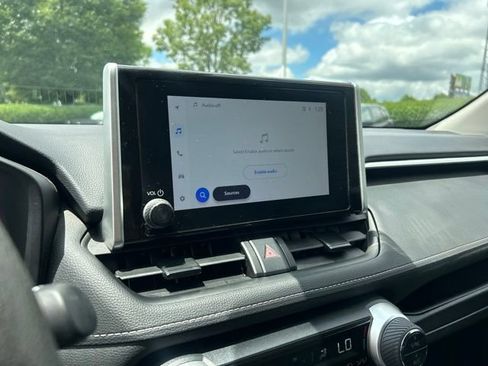 Used 2025 Toyota RAV4 XLE FWD image 25