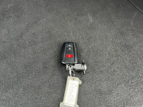 Used 2025 Toyota RAV4 XLE image 22