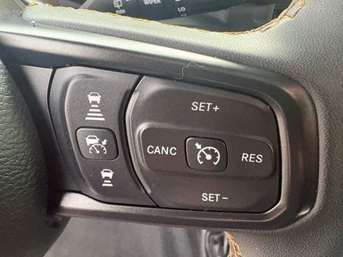 Used 2024 Jeep Wrangler Sport S image 11