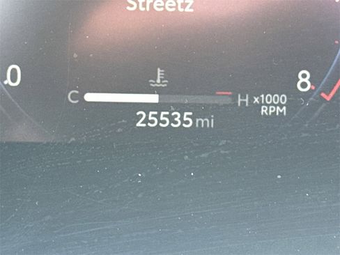 Used 2024 Toyota Highlander Limited image 28