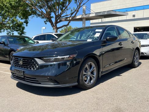 Used 2024 Honda Accord EX image 2