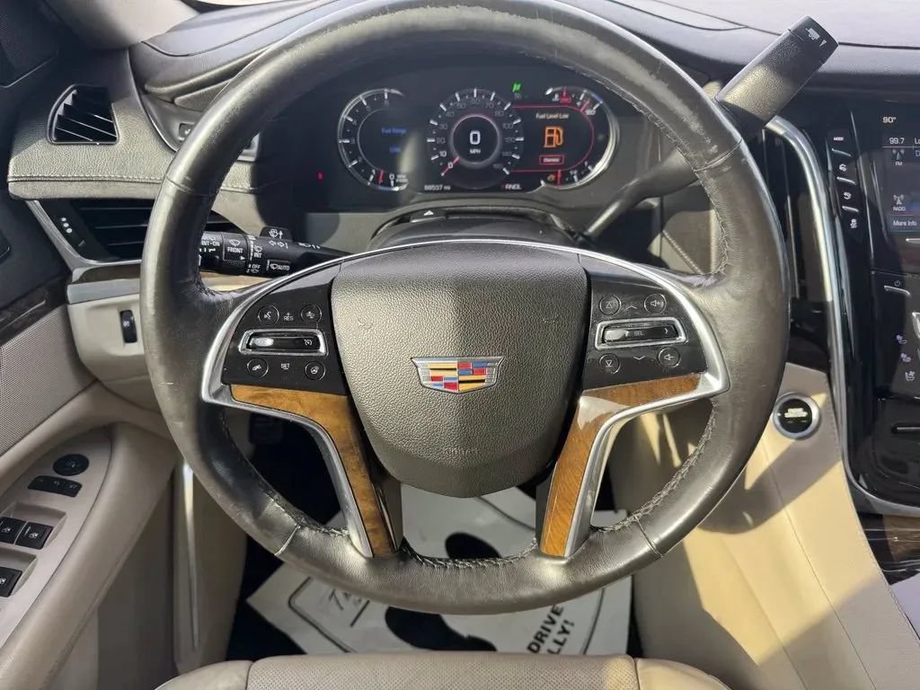 Used 2018 Cadillac Escalade Luxury AWD/4WD image 26