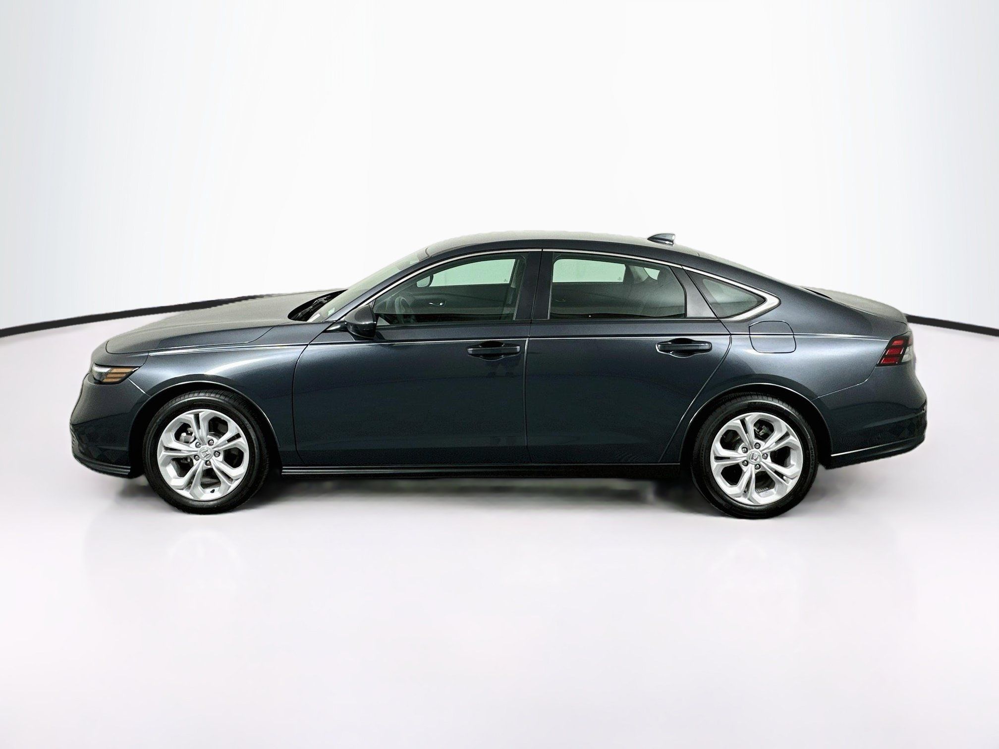 Used 2025 Honda Accord LX image 4