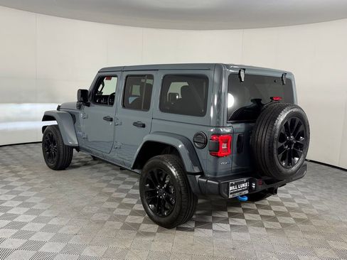 Used 2024 Jeep Wrangler Unlimited Sahara w/ Technology Group AWD/4WD image 10