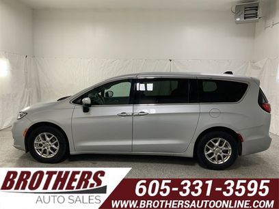 Used 2023 Chrysler Pacifica Touring