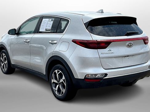 Used 2020 Kia Sportage LX image 9