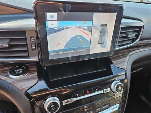 Used 2023 Ford Explorer Limited image 22