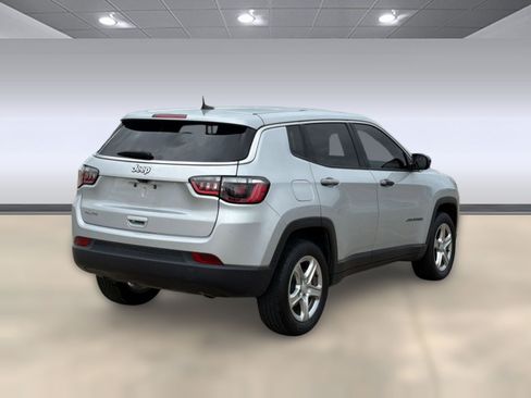 Used 2024 Jeep Compass Sport AWD/4WD image 9