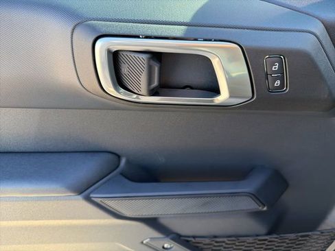 New 2025 Ford Bronco 4-Door image 13