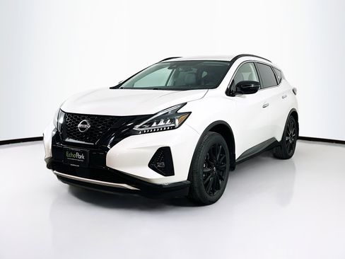 Used 2024 Nissan Murano SV w/ SV Midnight Edition Package image 3