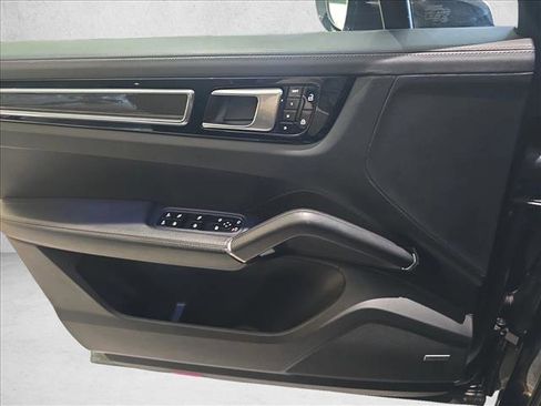 Used 2021 Porsche Cayenne GTS image 29