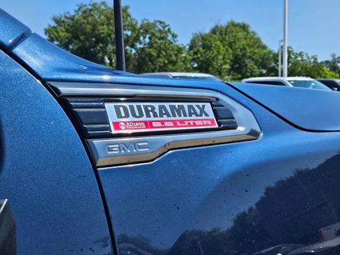 Used 2022 GMC Sierra 2500 AT4 w/ AT4 Premium Plus Package AWD/4WD image 4
