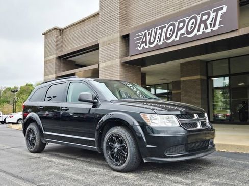 Used 2019 Dodge Journey SE image 1