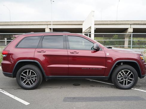 Used 2021 Jeep Grand Cherokee Trailhawk AWD/4WD image 24