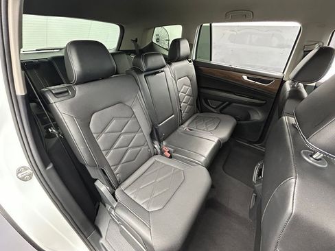 Used 2024 Volkswagen Atlas SE FWD image 41