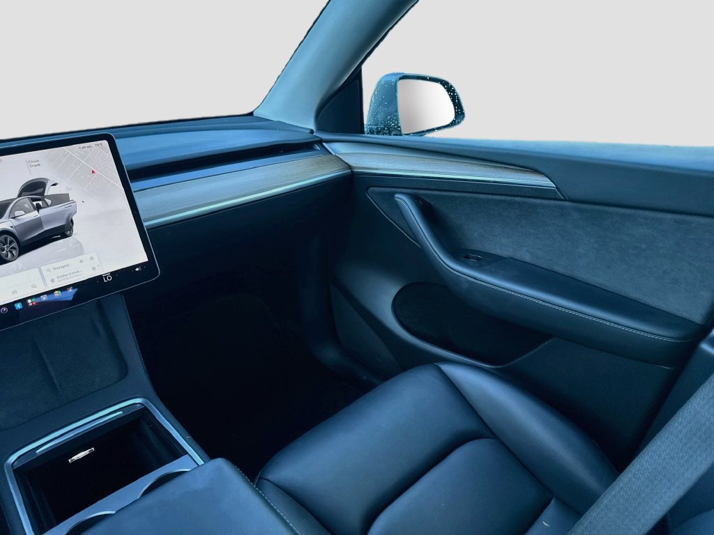 Used 2025 Tesla Model Y Long Range RWD image 23
