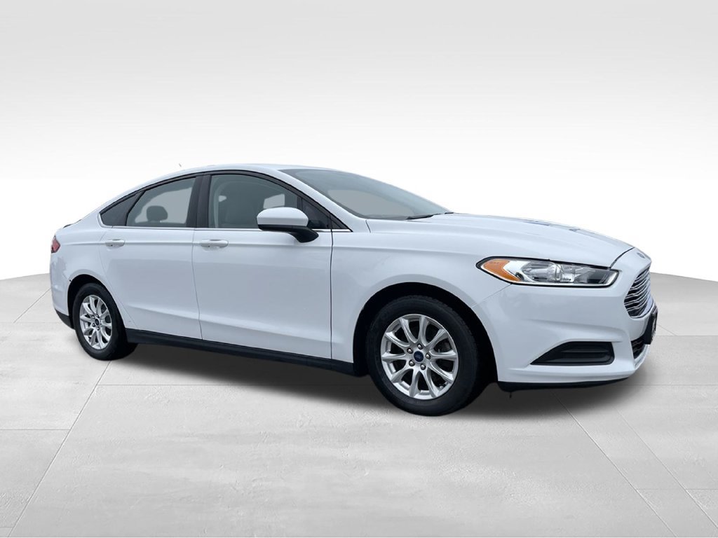 Used 2016 Ford Fusion S FWD image 2