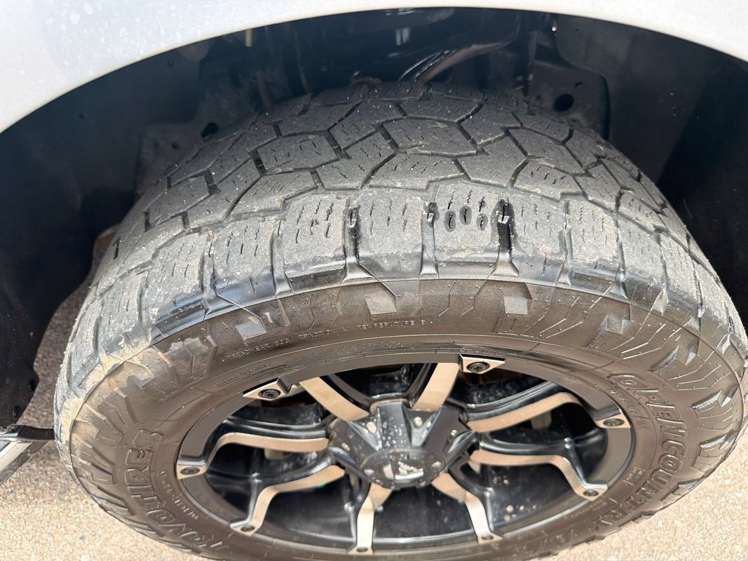 Used 2020 Ford Expedition XLT w/ Equipment Group 202A AWD/4WD image 23