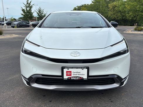 Used 2025 Toyota Prius XLE AWD/4WD image 6